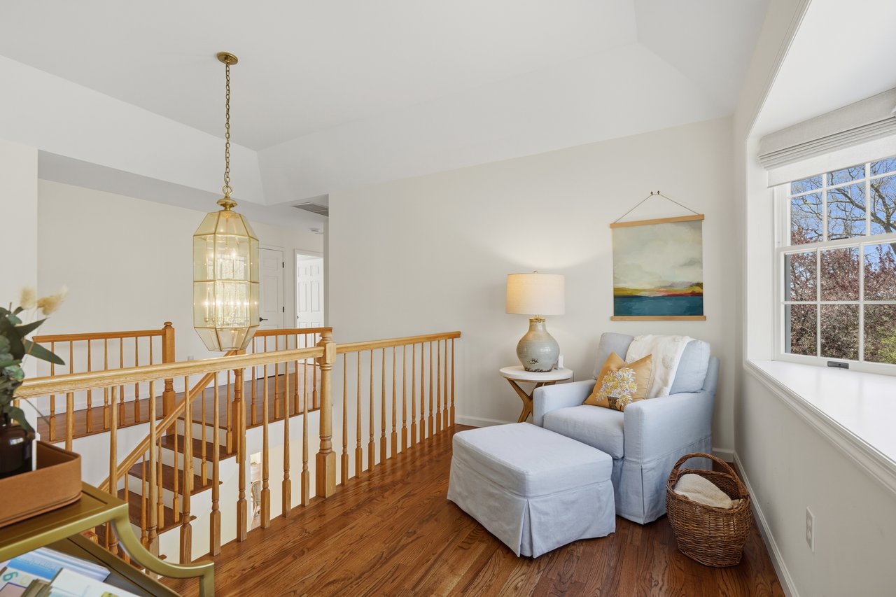 8 Deer Run Court