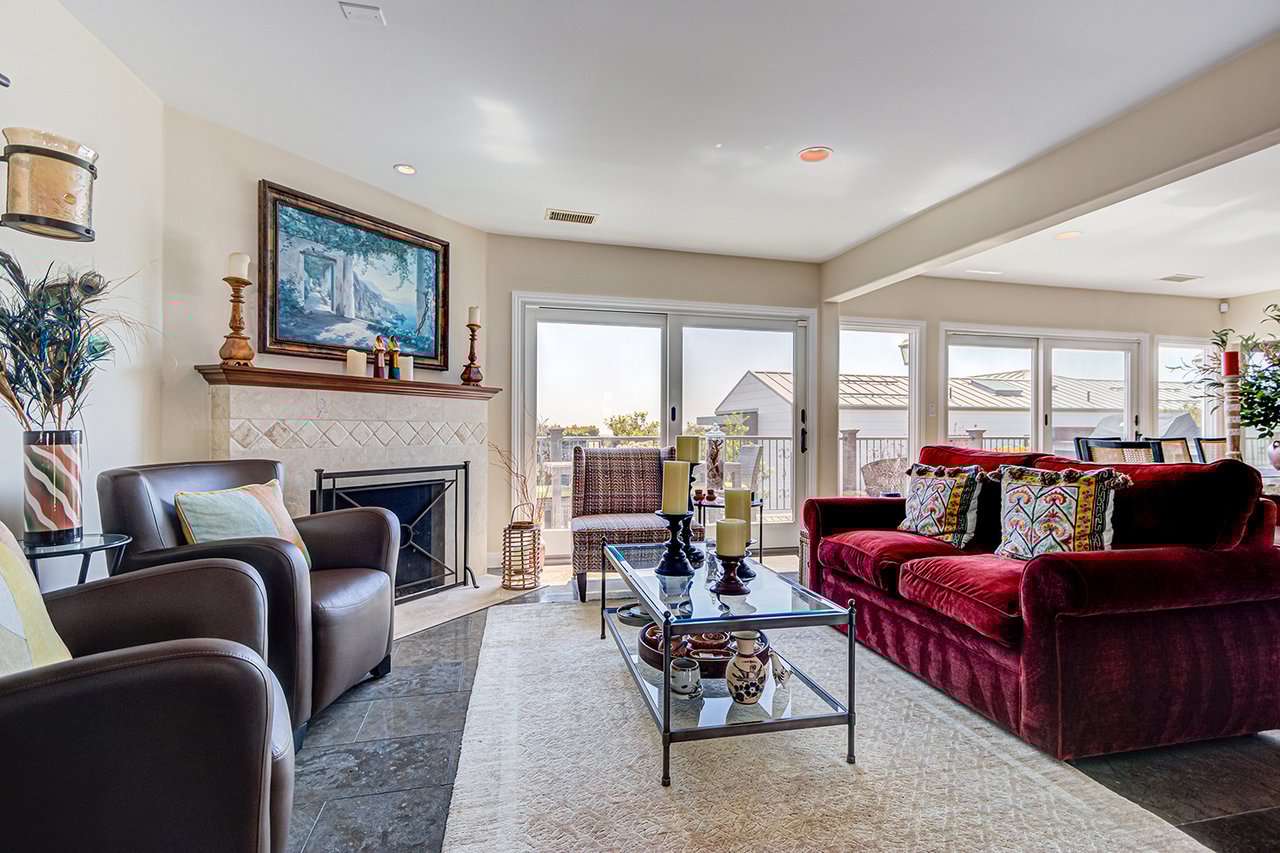Hill Section View Home