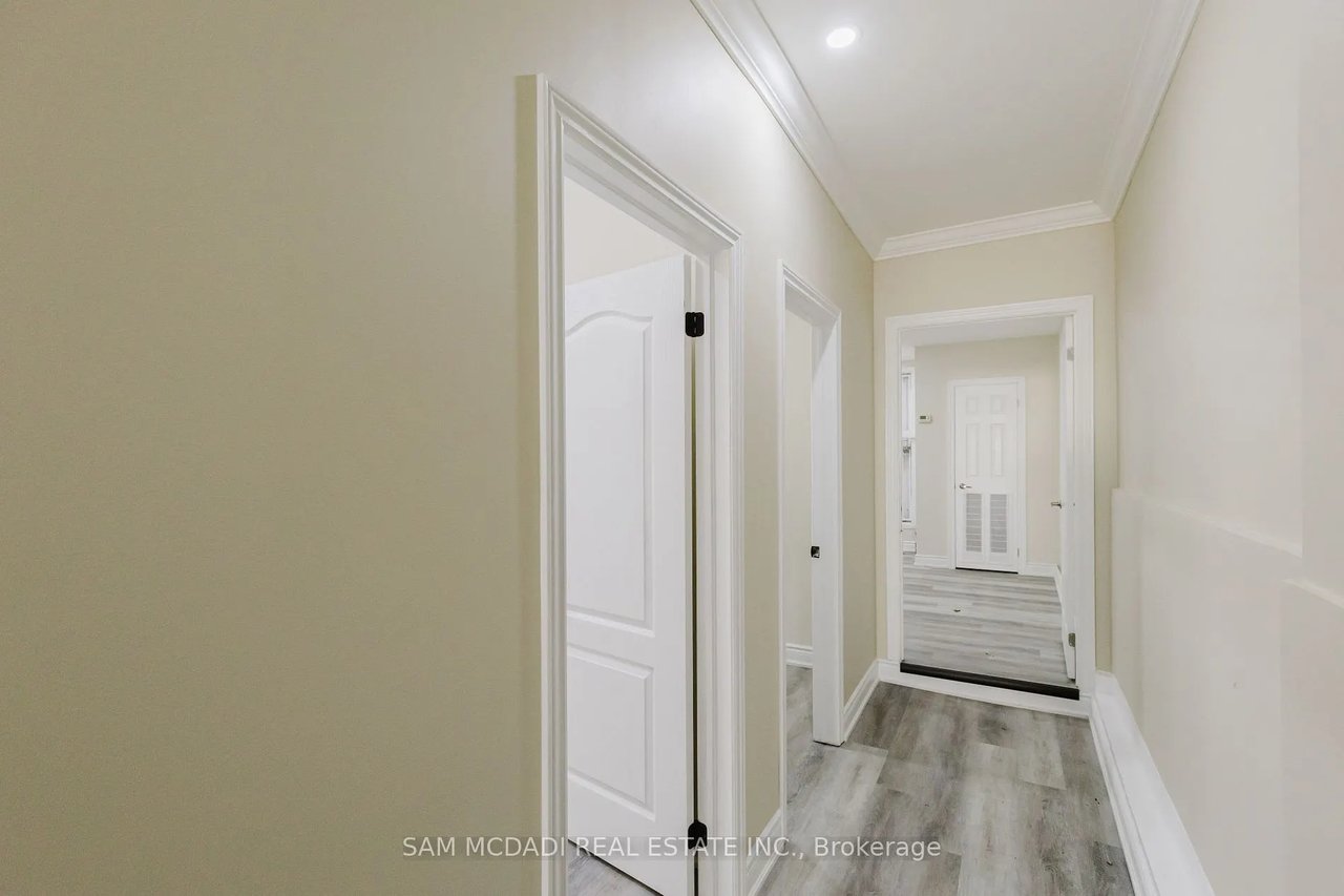 Single Office - 728 Main St E