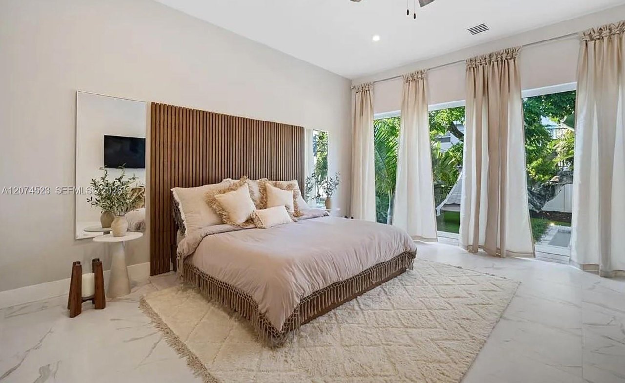 607-se-6-streetfort-lauderdale-fl-home-for-sale-bedroom