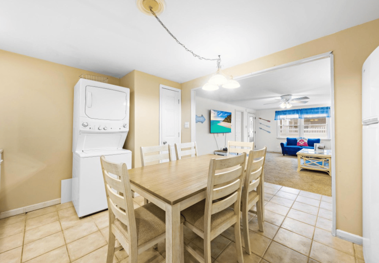 18 E Dupont Ave, Brant Beach (Ground Floor) 