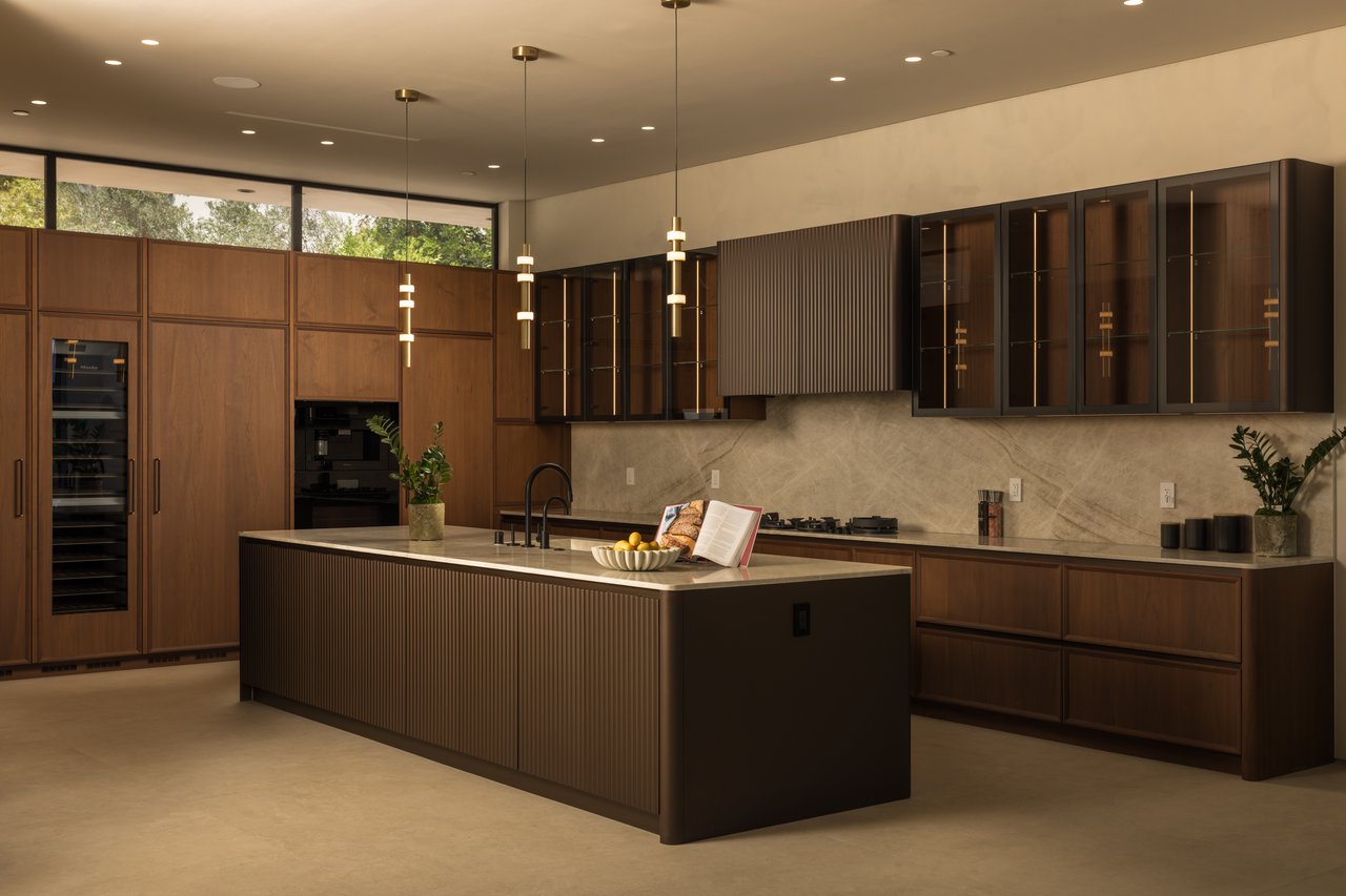 9262 Thrush Way, Hollywood Hills