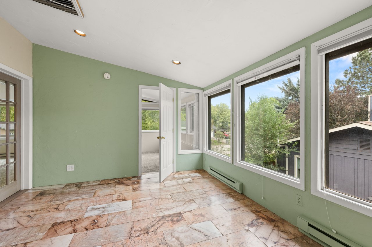 Spacious Mid-Valley Residence Near Crown Mountain Park