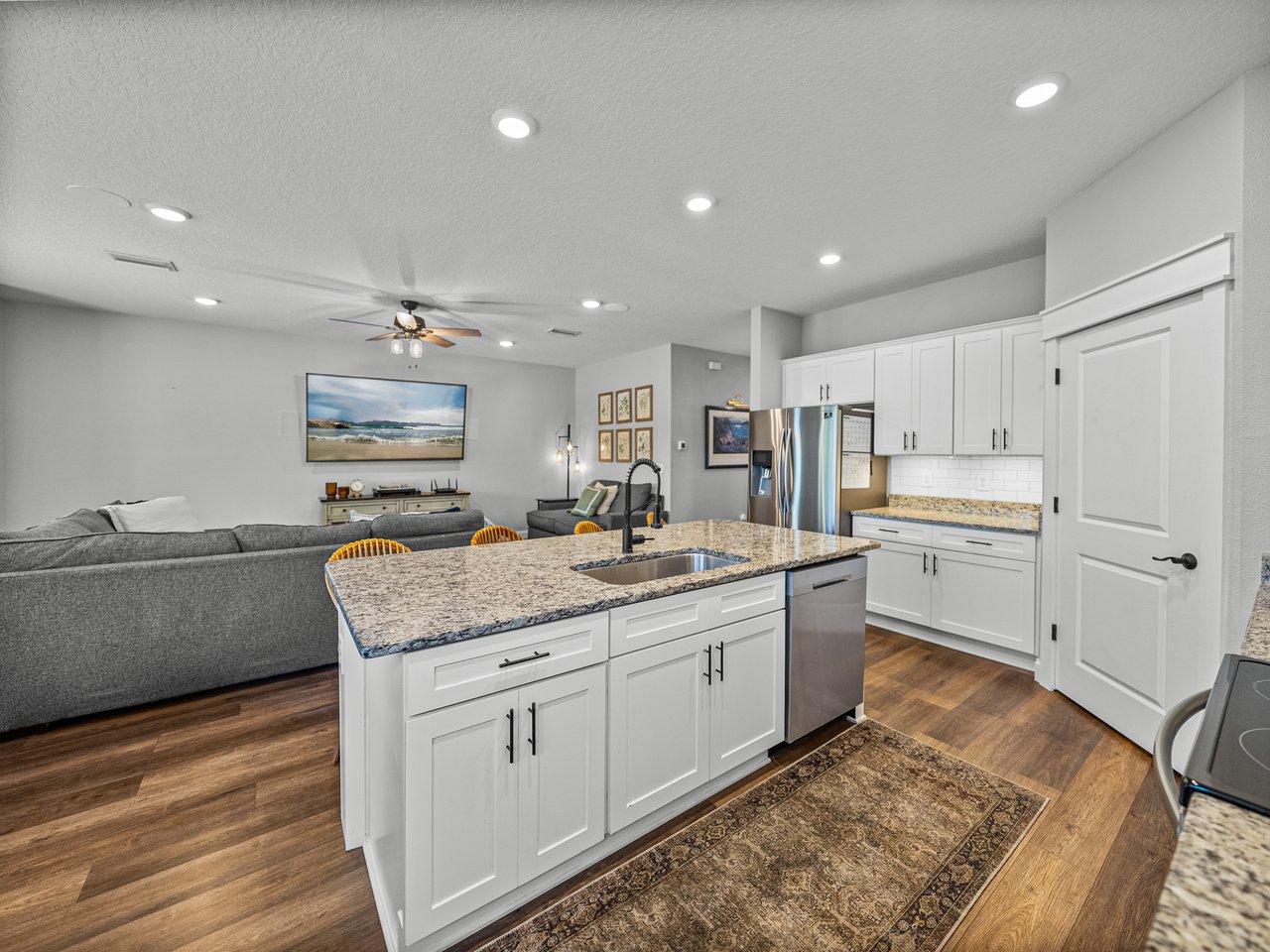 12492 EASTPOINTE DR