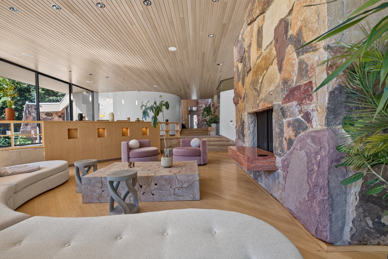 15 Horseshoe Road (Long Island)
