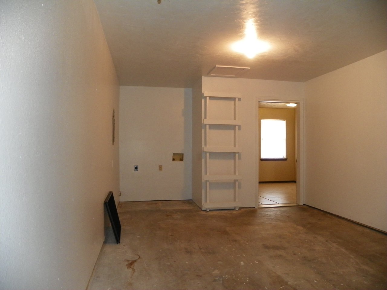 1209 Whispering Glenn Street