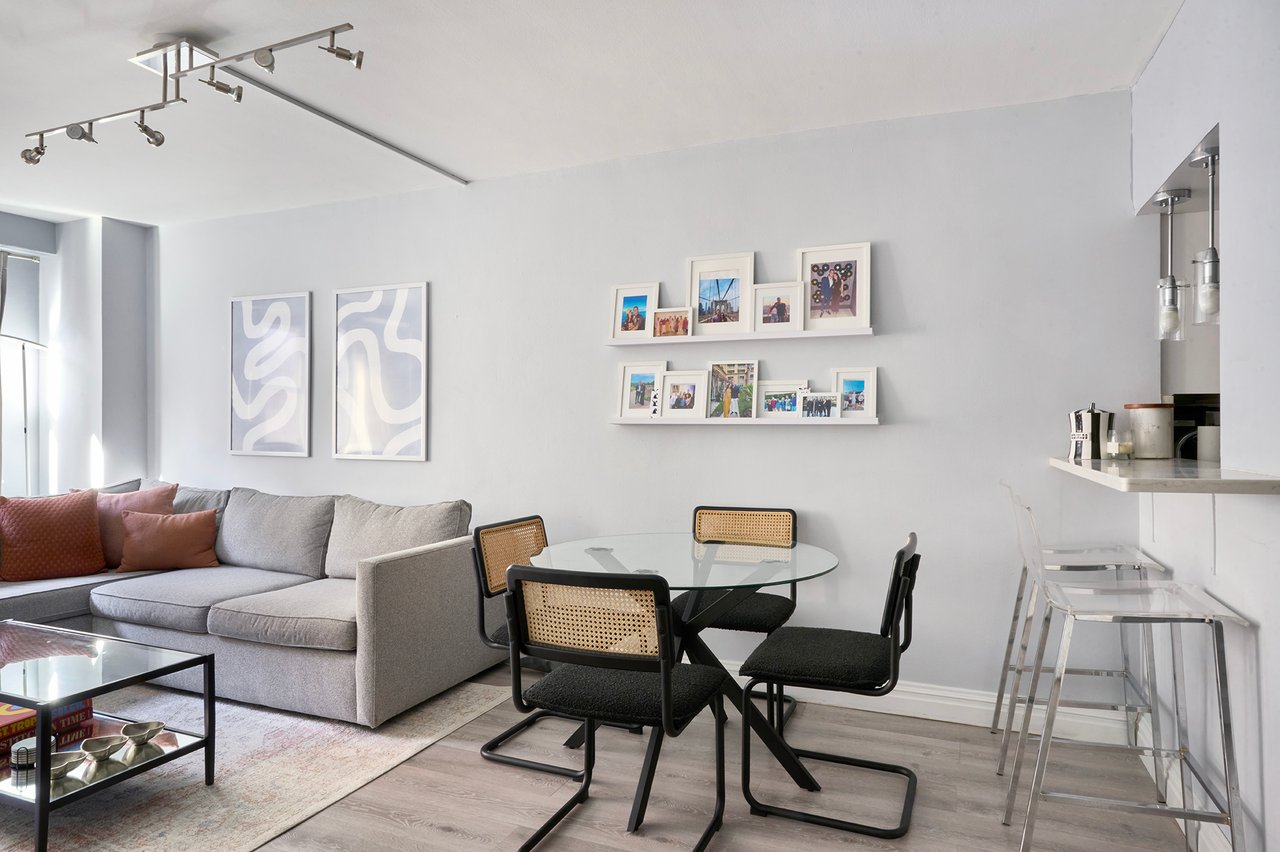 210 E 15th St, 5-G