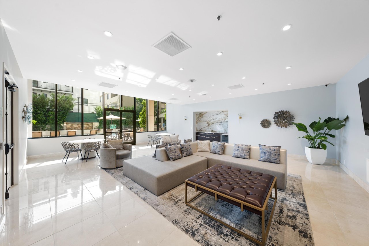 Park Wilshire #406, Wilshire Corridor