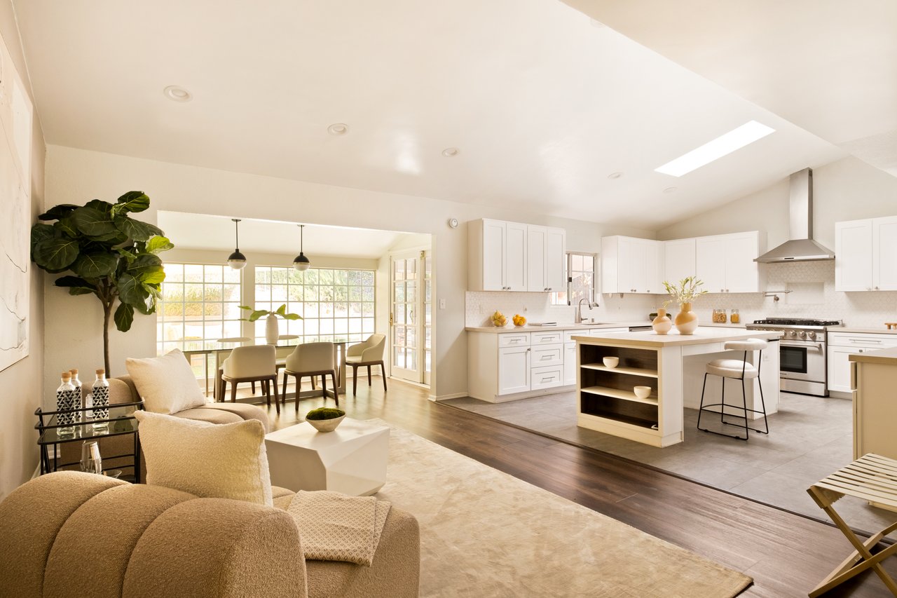 20607 Martha St, Woodland Hills