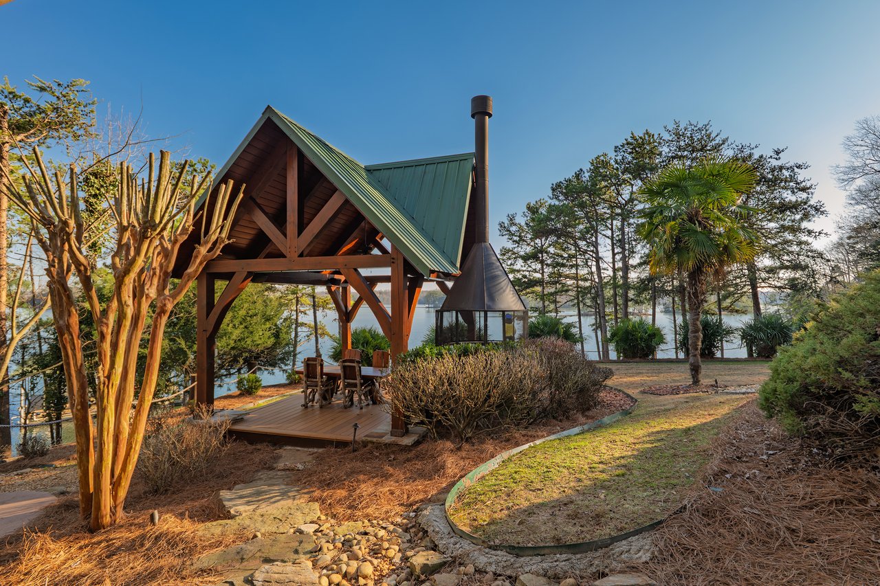 3406 Thunder Point