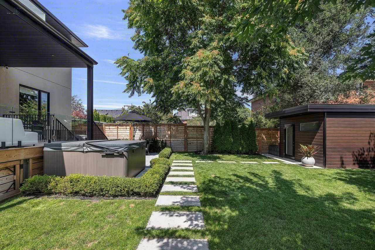 83 Guthrie Avenue