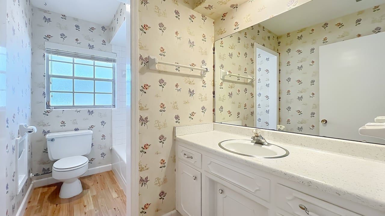 Mid-Century Modern 4-Bedroom in Dommerich Hills, Maitland