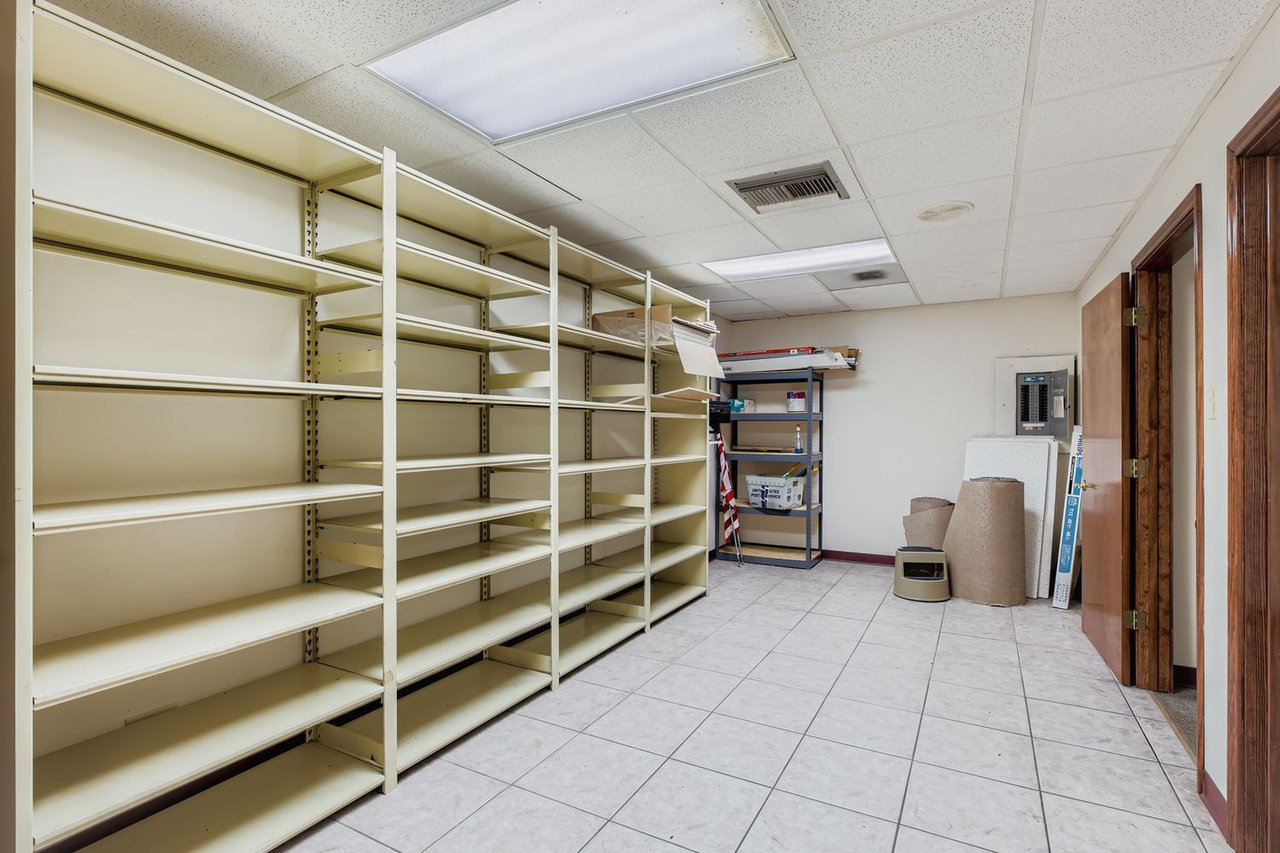 2060 Universal City Blvd