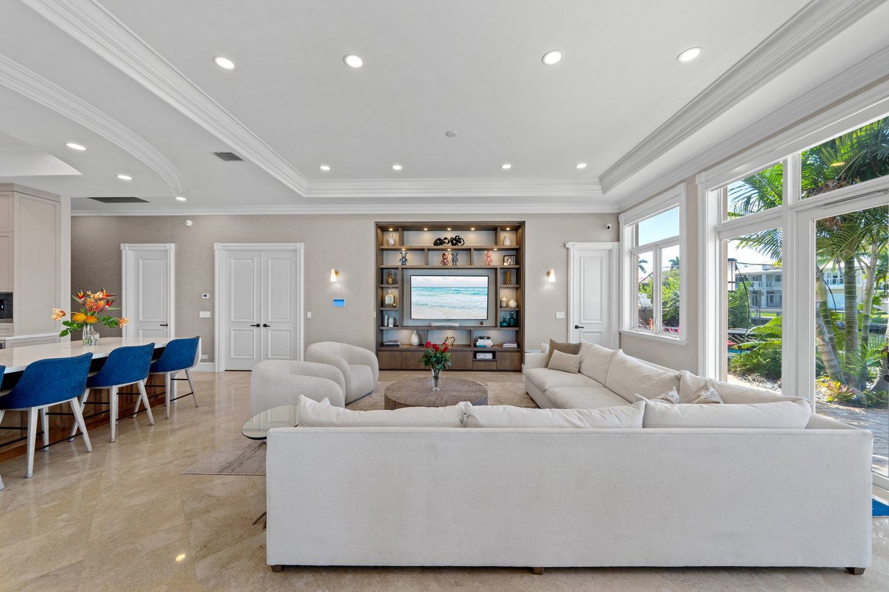 2593 SE 8th St, Pompano Beach, FL 33062