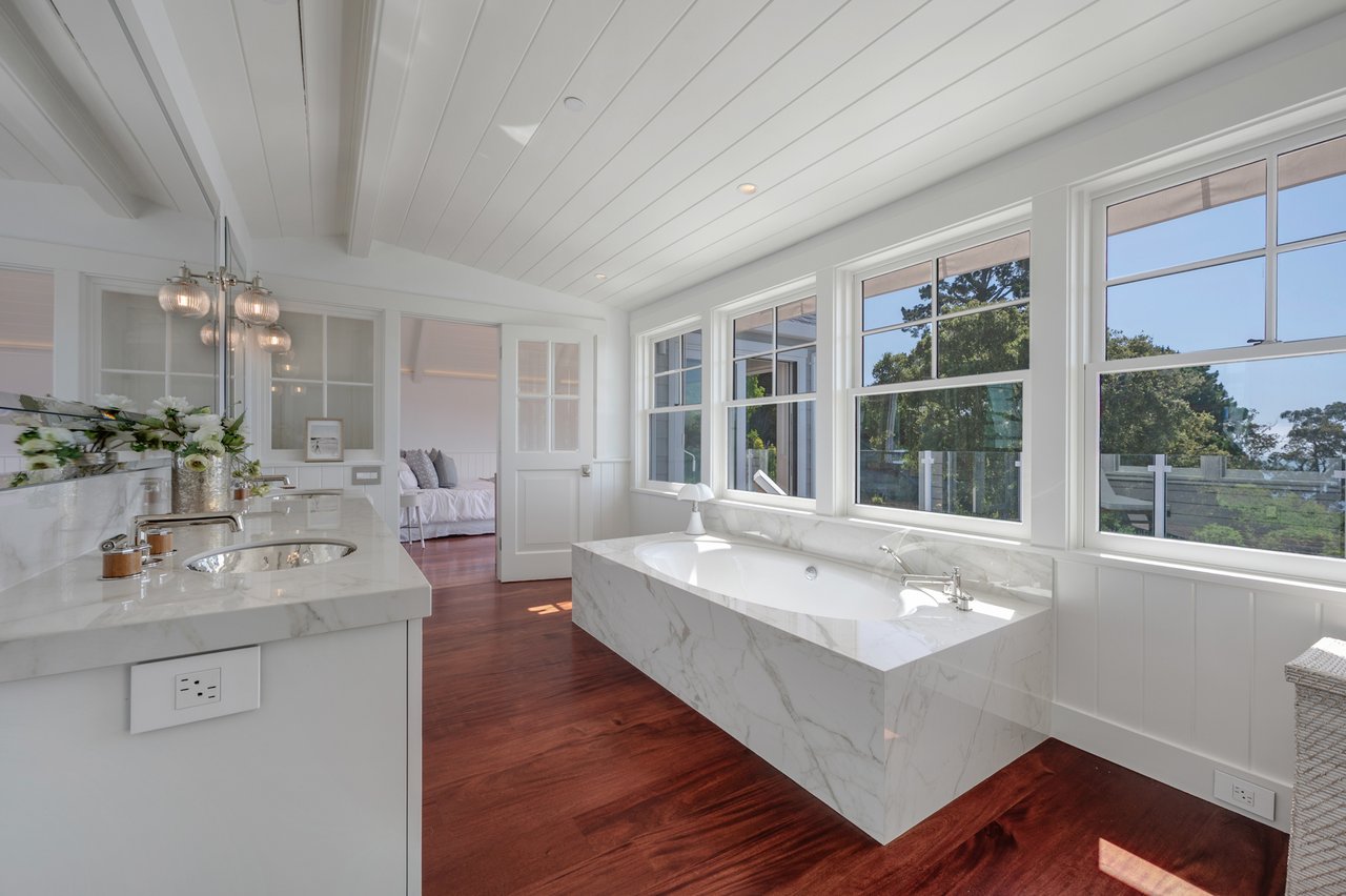Stunning View Residence
