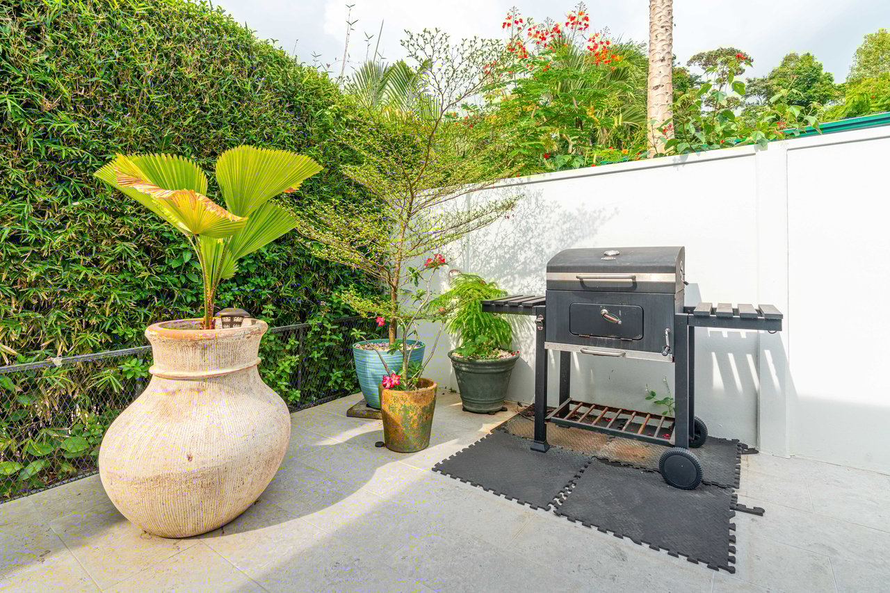 3 Bed Main Home with Two Rental Villas, Walk to Beach in Uvita! Fantastic Location!