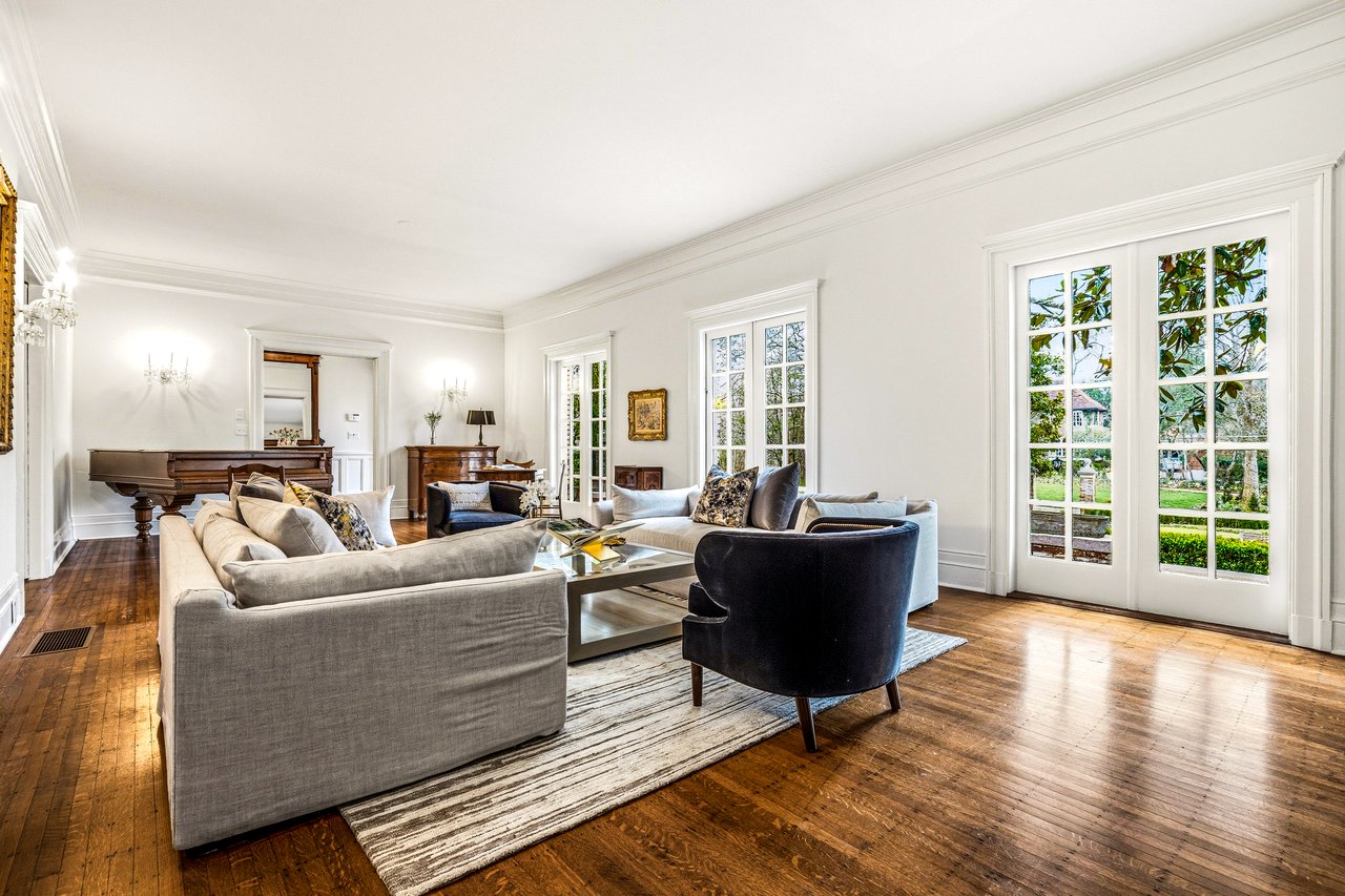 794 Springdale Road NE