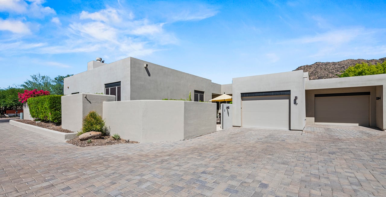 5434 E Lincoln Drive 19