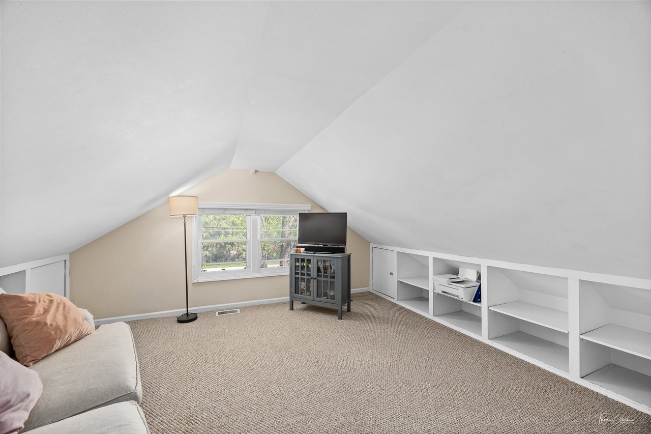 4046 Fairview Ave, Downers Grove
