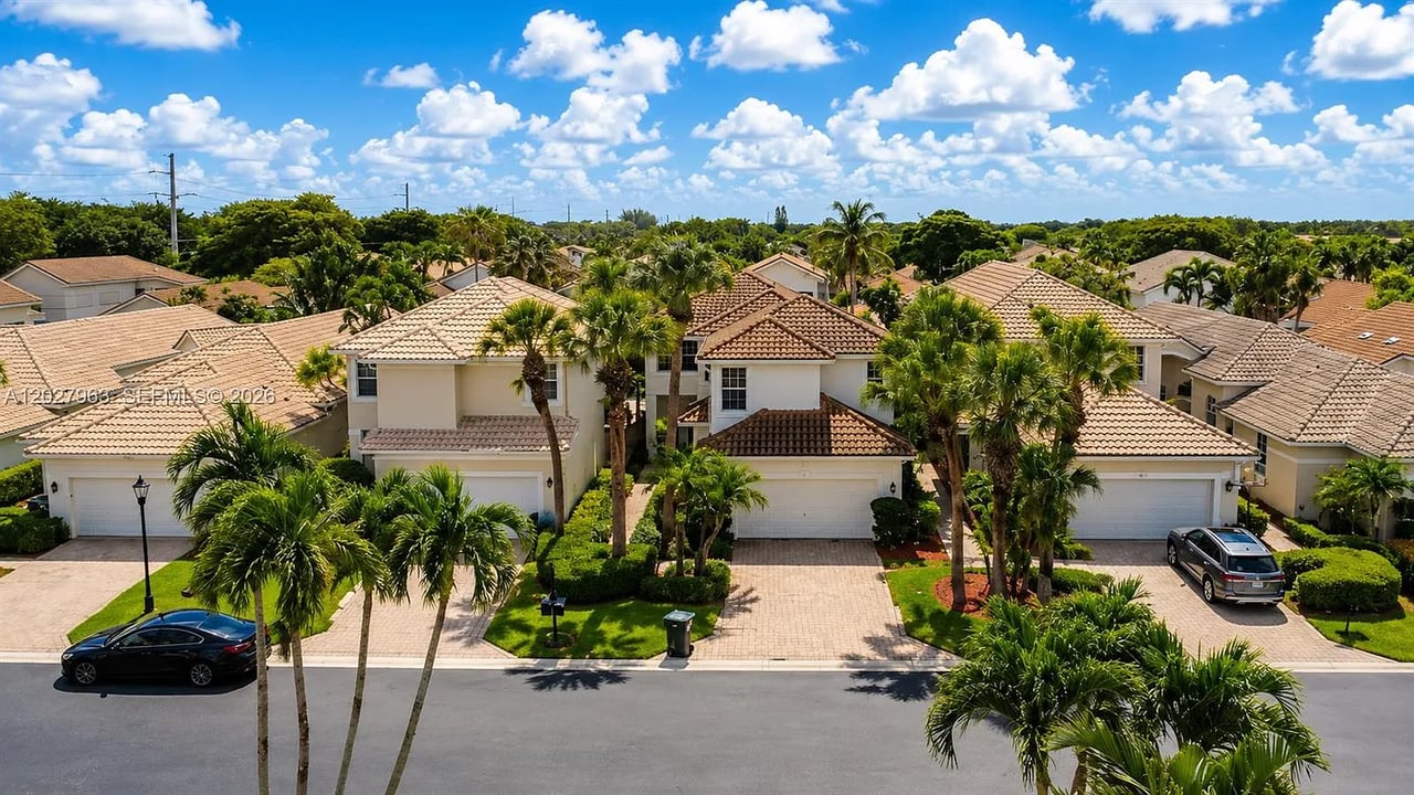 6646 NW 25th Ter