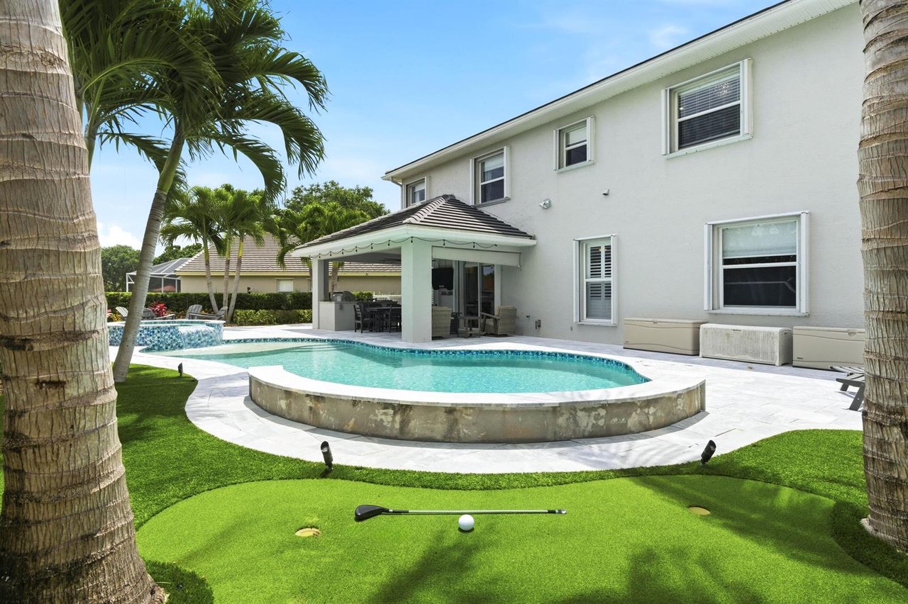 573 Cocoplum Drive, E