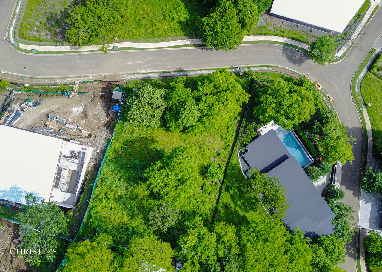 Casa Solreva | Tropical Luxury Living with Sweeping Panoramic Views