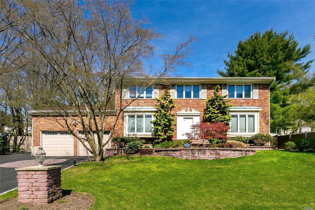 3 Long Acre Ln, Dix Hills