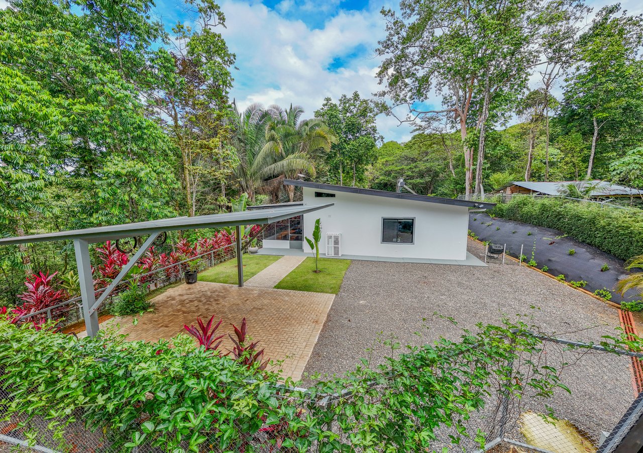 Modern 3-Bed Jungle Home with River and Pool in Cinco Ventanas Ojochal