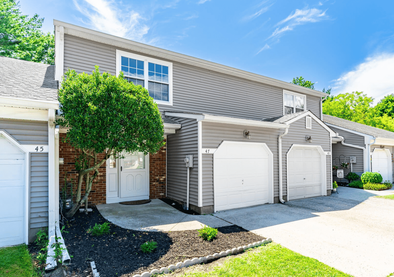 47 Oak Lane, Eatontown