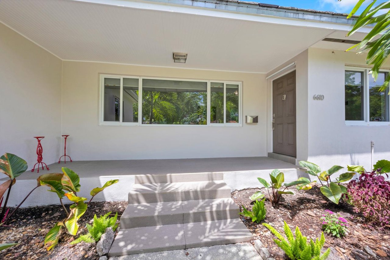 Under Contract in Just 1 Day: 6610 Santona St Sells for $2,200,000