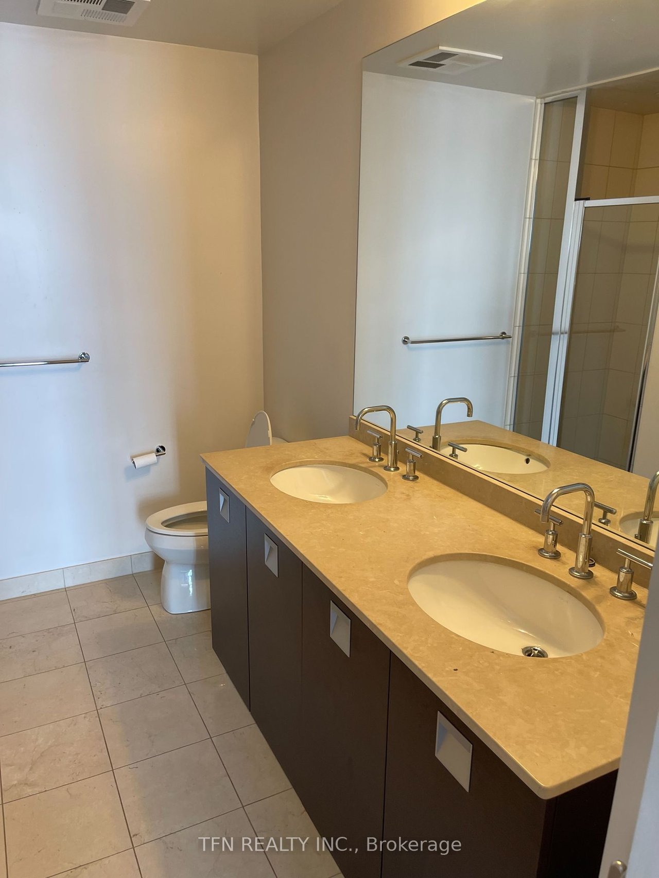 33 Charles St E Unit: 3805