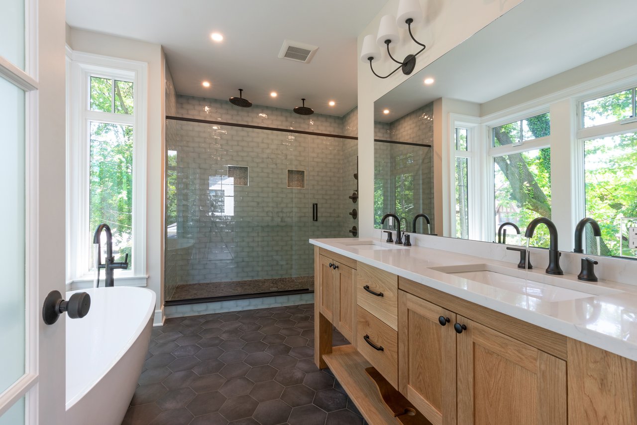 161 Carpenter Ln, Philadelphia, PA 19119