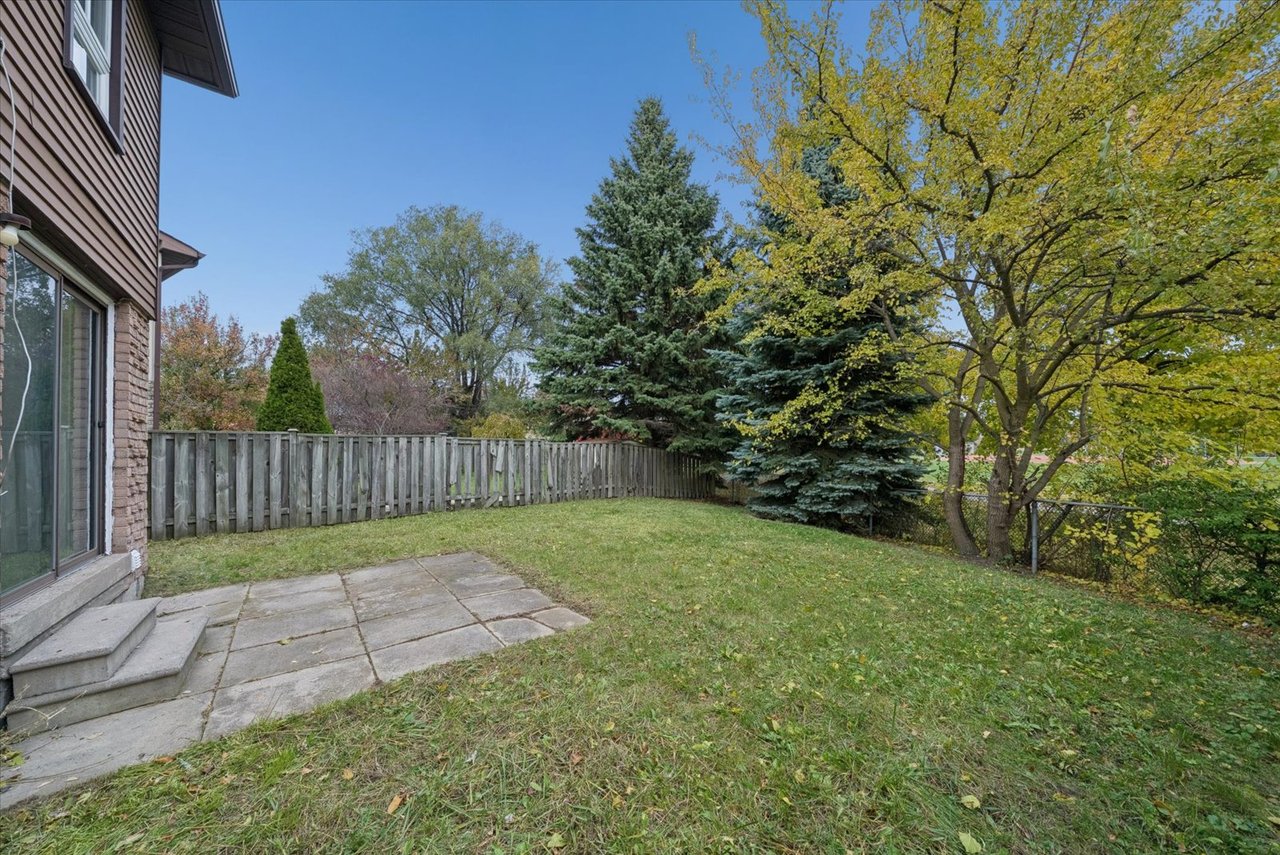 62 Pepperell Cres