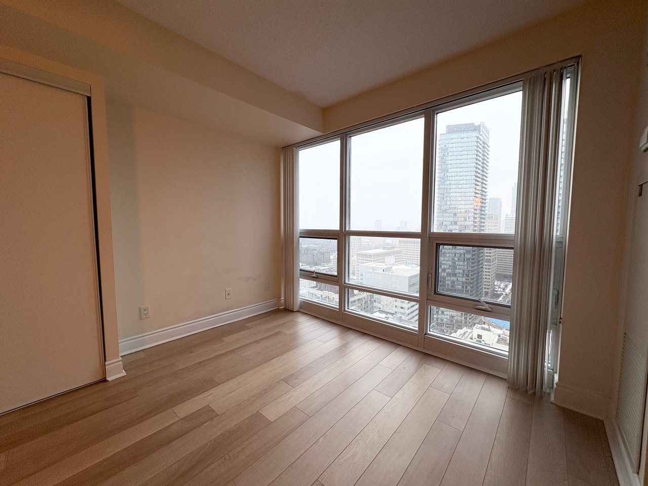 763 Bay St Unit: 3413