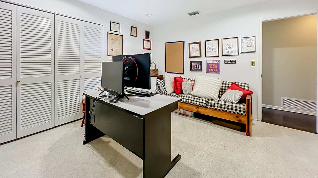 Winter Park Vias Traditonal 5-Bedroom Home near Racquet Club