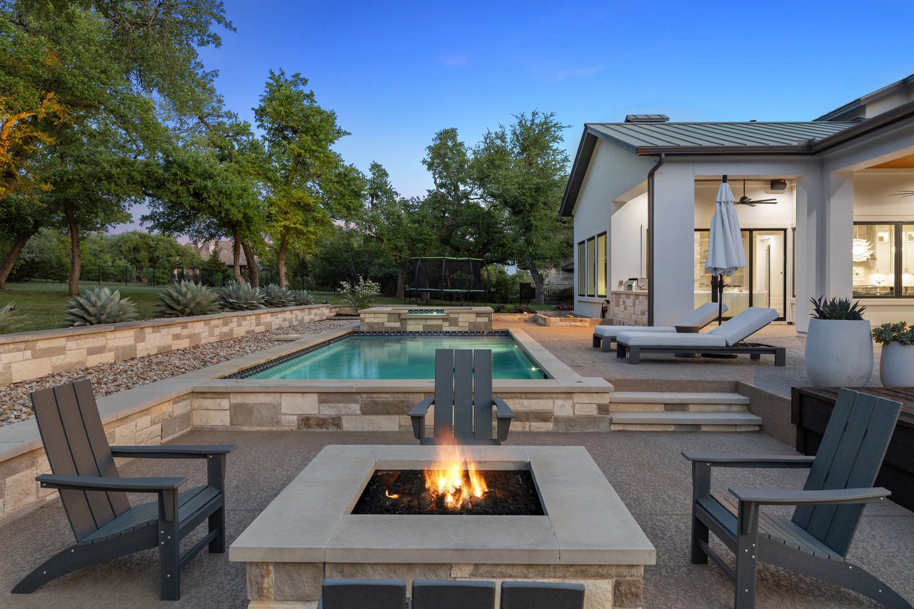 8325 Lakewood Ridge Cv