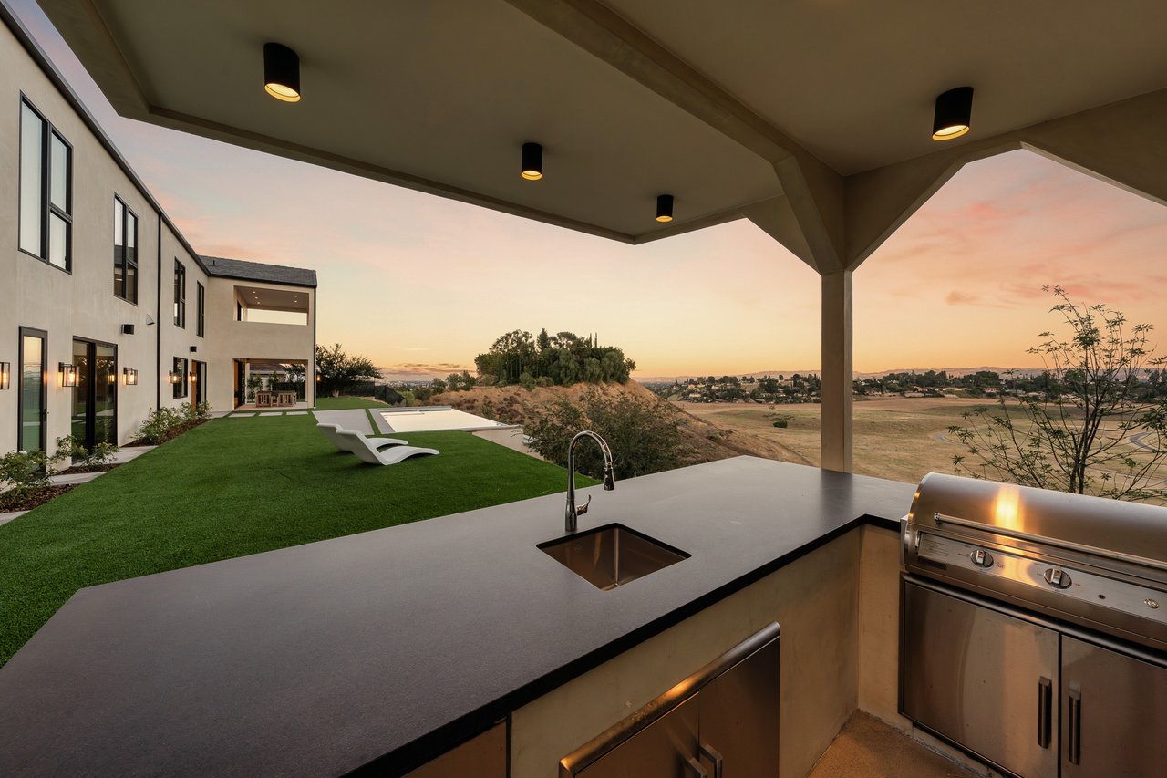 22328 S Summit Ridge Cir