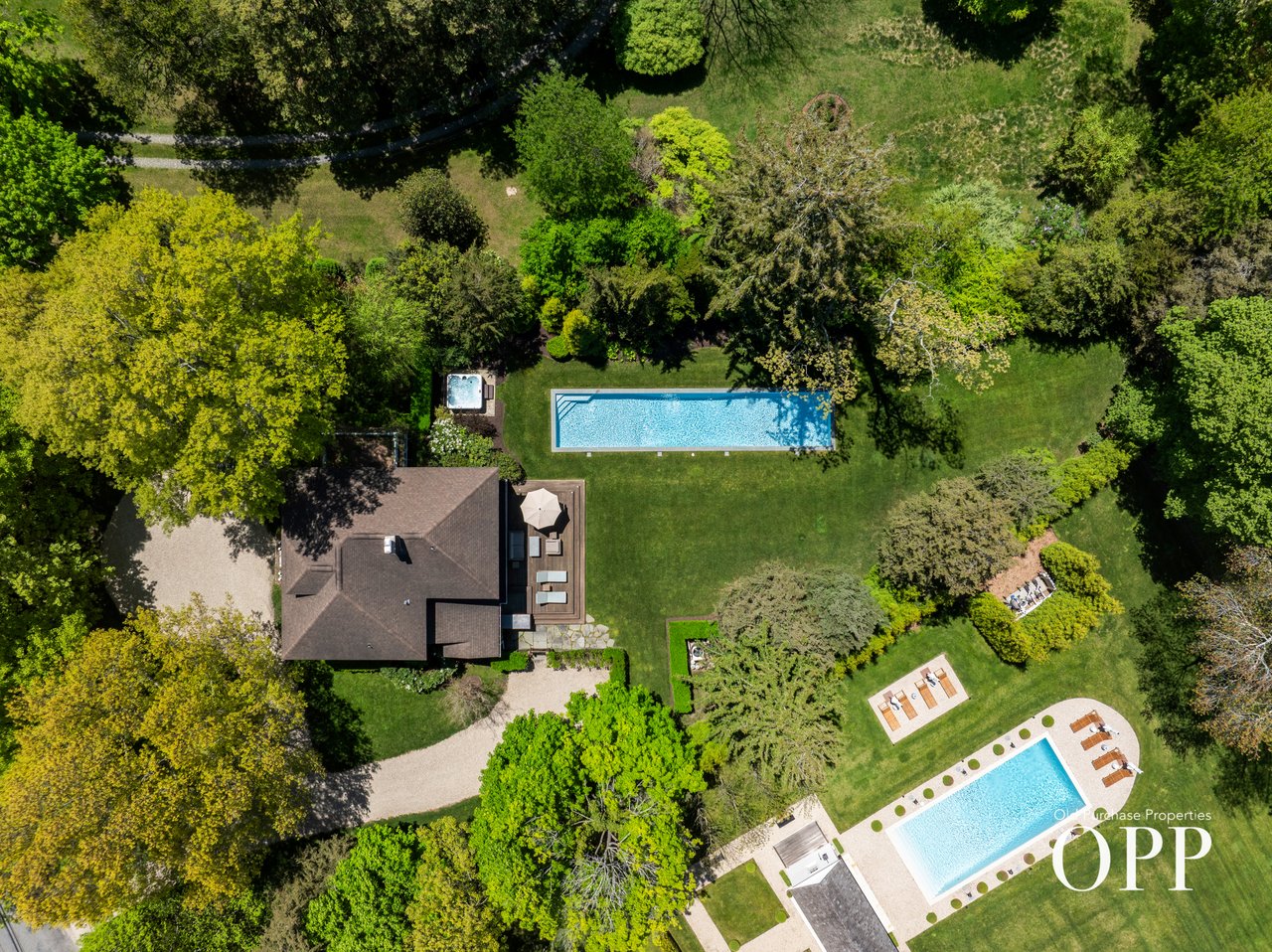 A MOVE-IN READY BELLPORT ORIGINAL