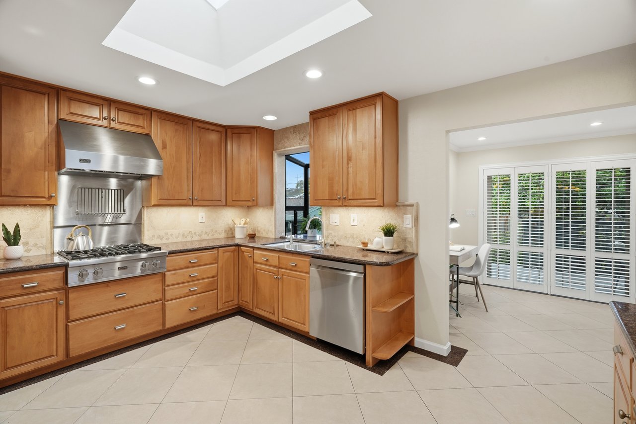 1554 Queenstown Court