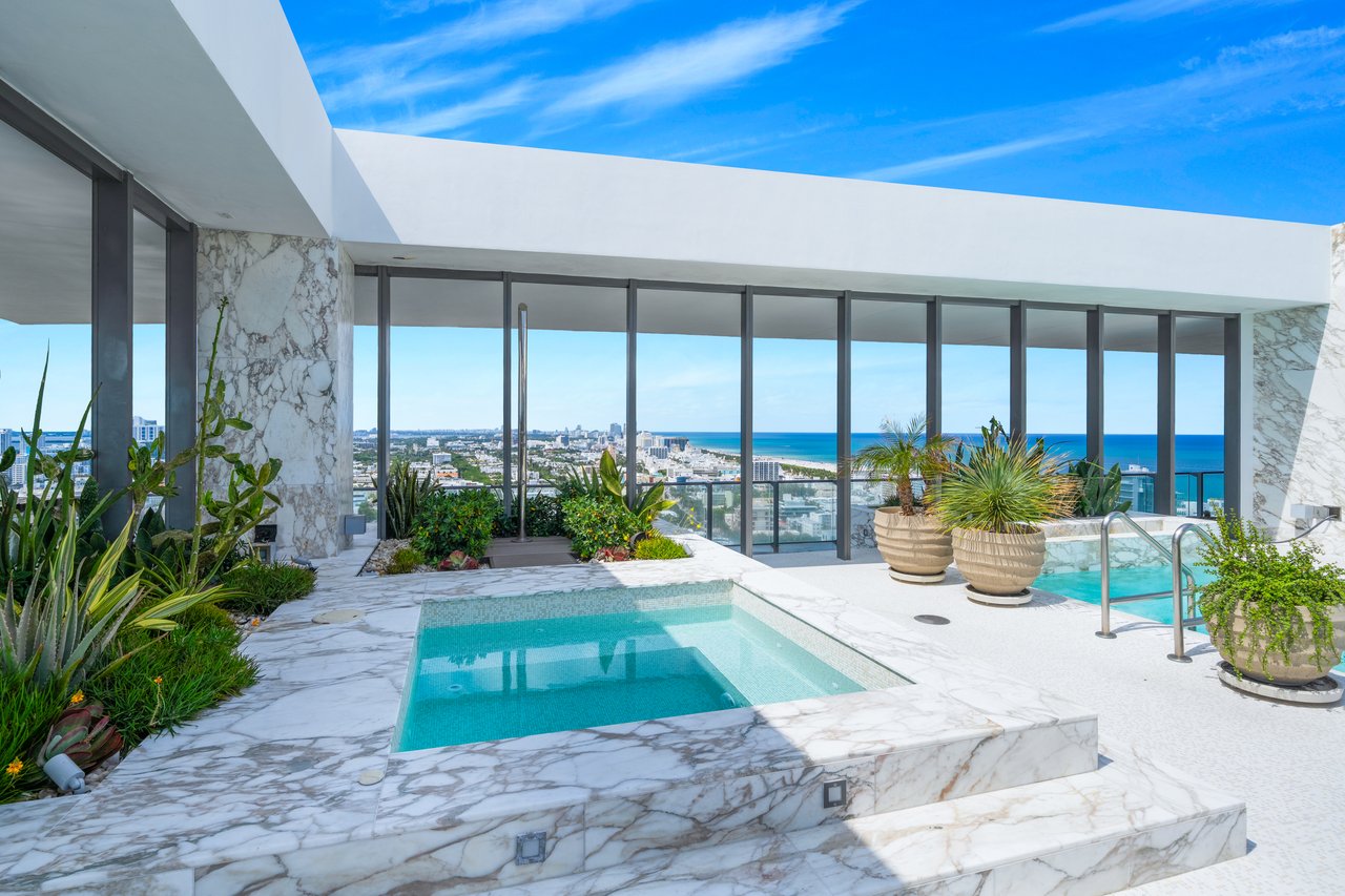 Apogee Penthouse