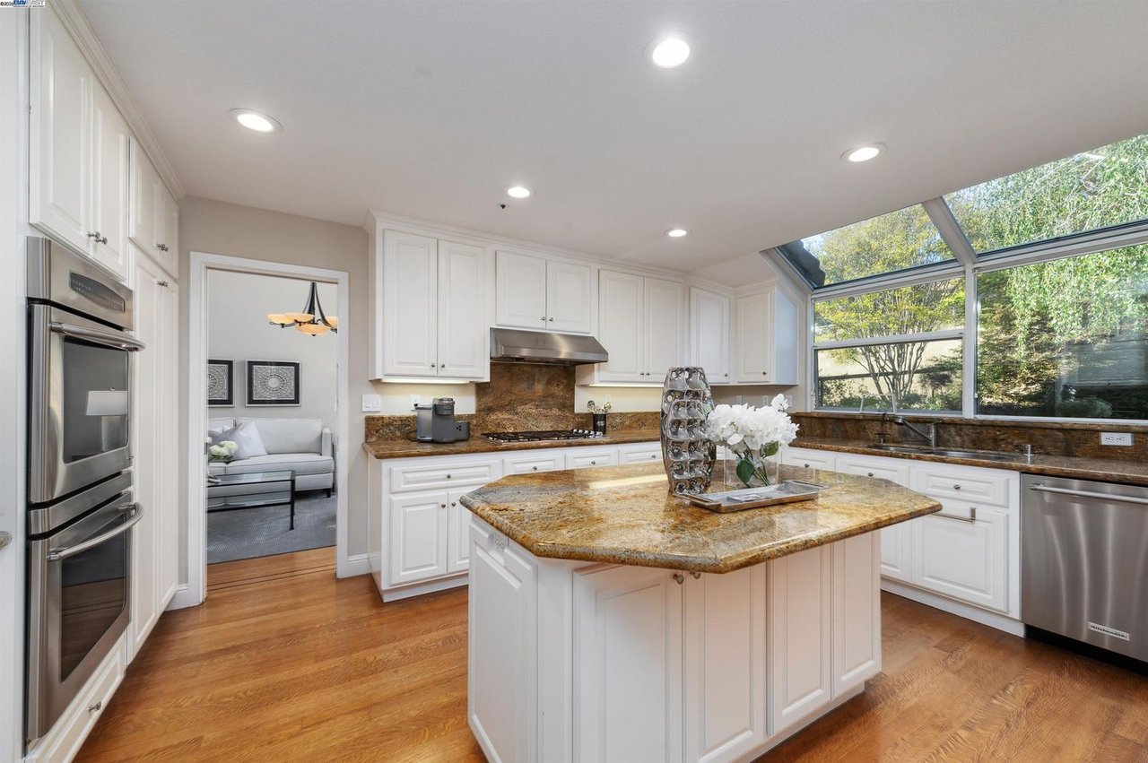 1398 Benedict Ct