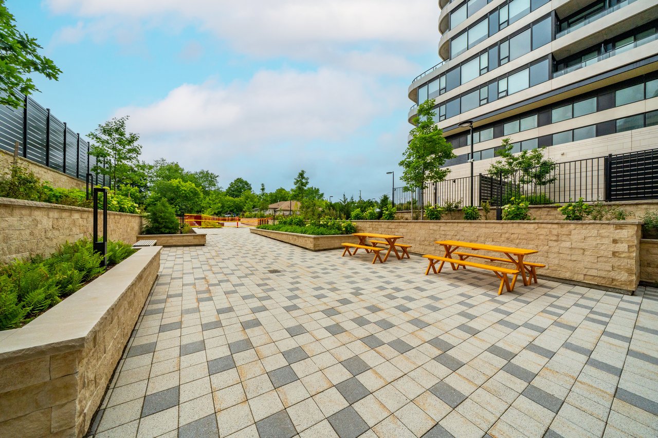 8188 Yonge Street, 235