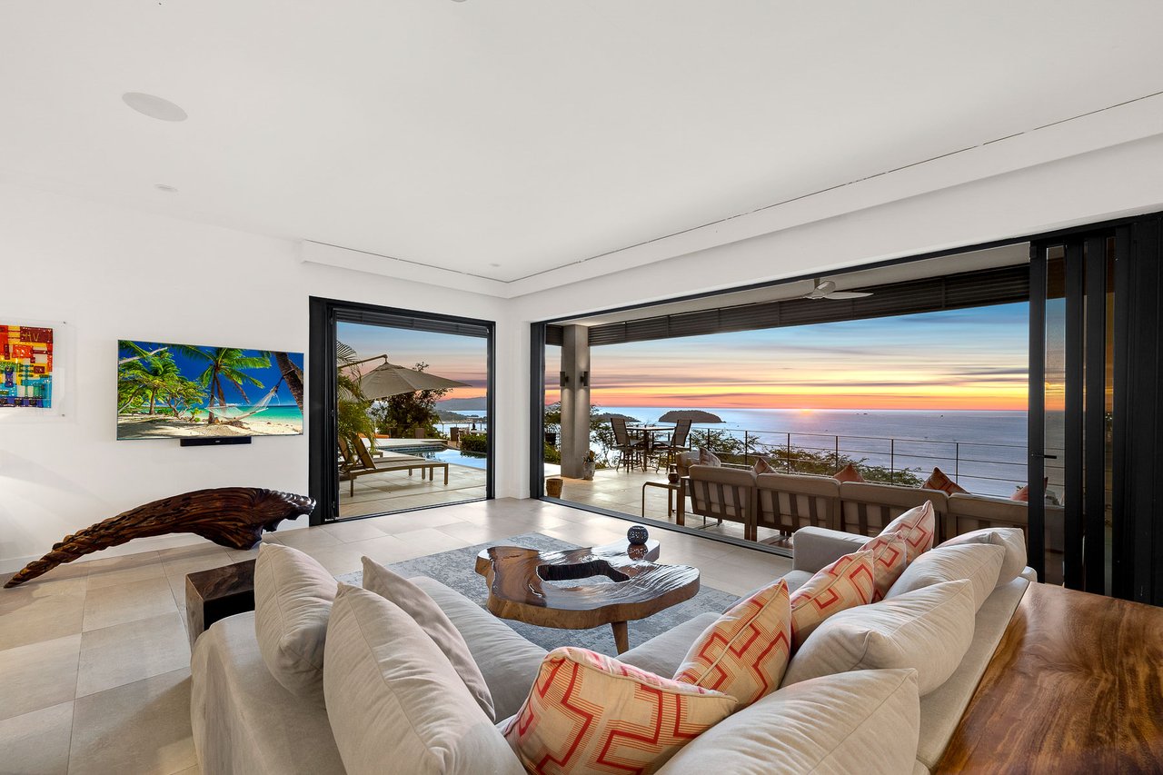 Casa Prieta | Pacific Heights: A Masterpiece of Luxury and Breathtaking Ocean Views