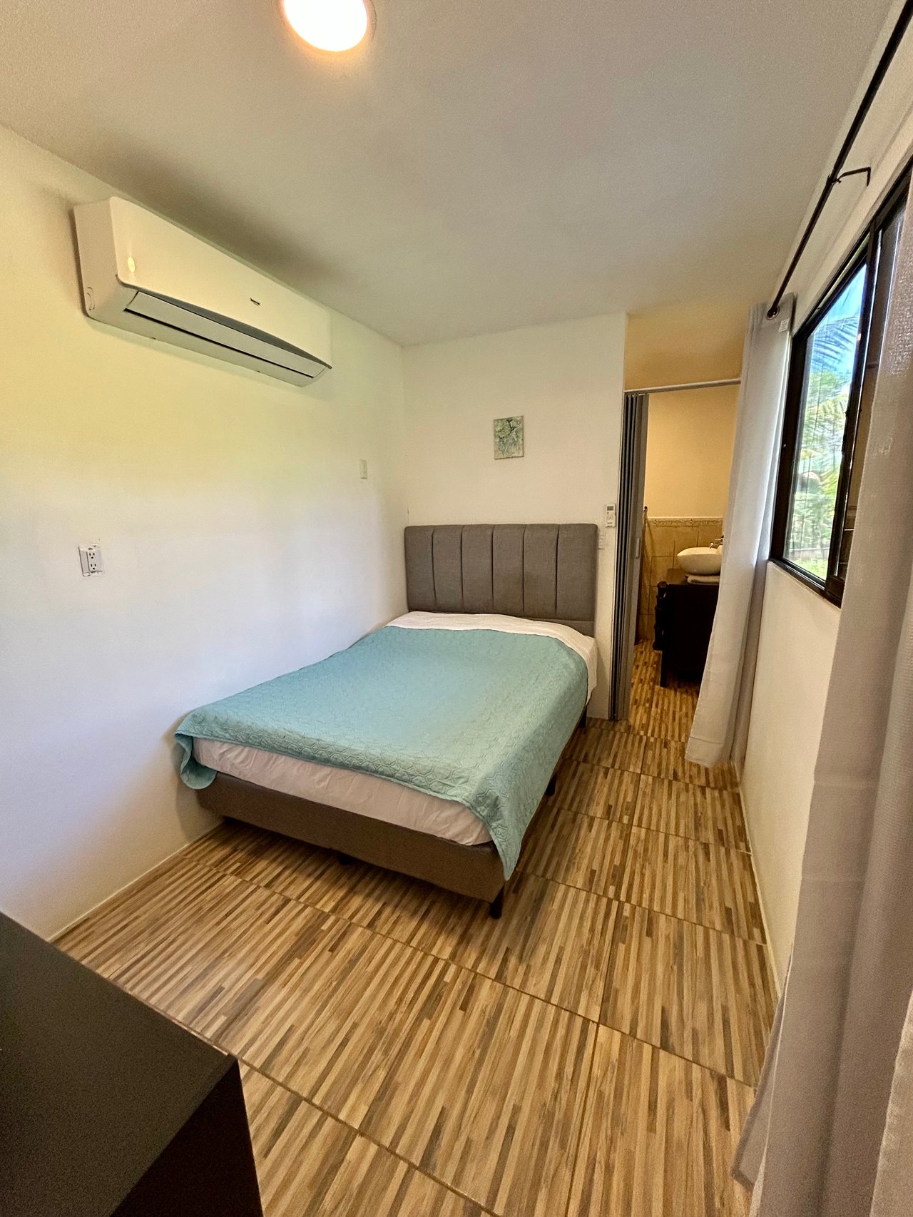Hatillo Breeze, 2 Bedroom Home on 1,311m2 of usable land and year round creek!
