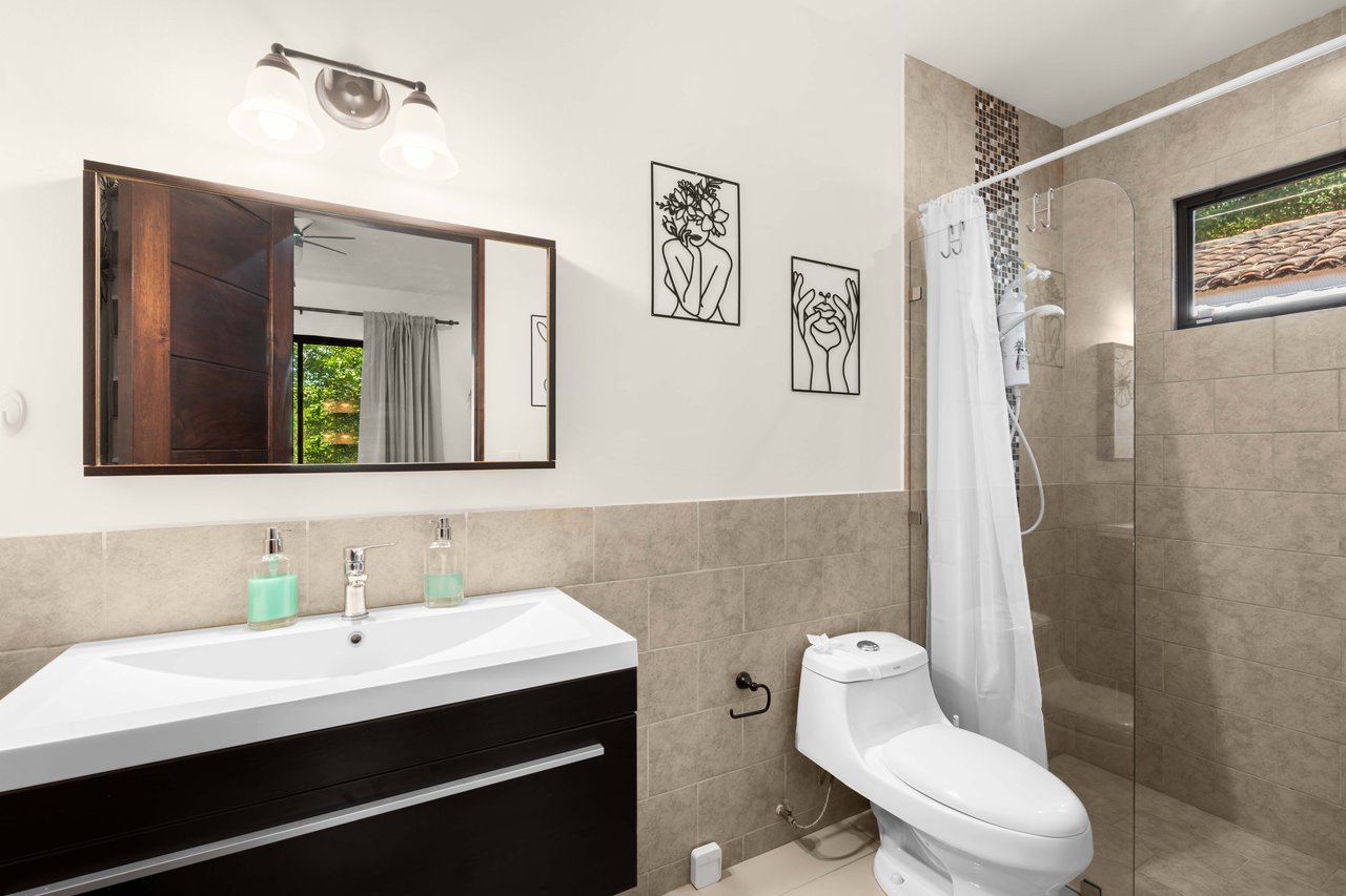 Casa Suerte | Modern 2-Bedroom Tropical Home with Pool Near Playa Potrero and Flamingo Marina