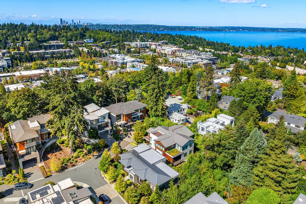 8270 SE 31st Street, Mercer Island