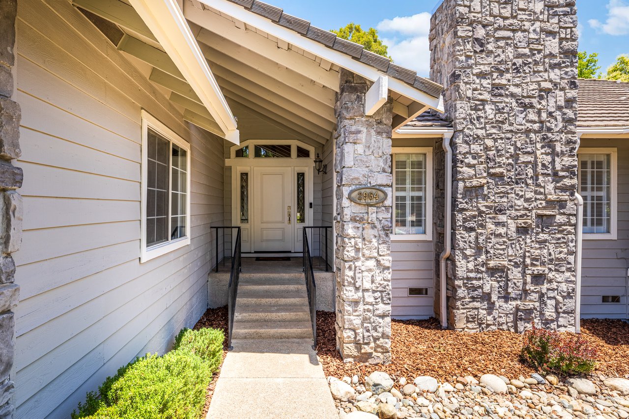 2964 Ridgeview Dr