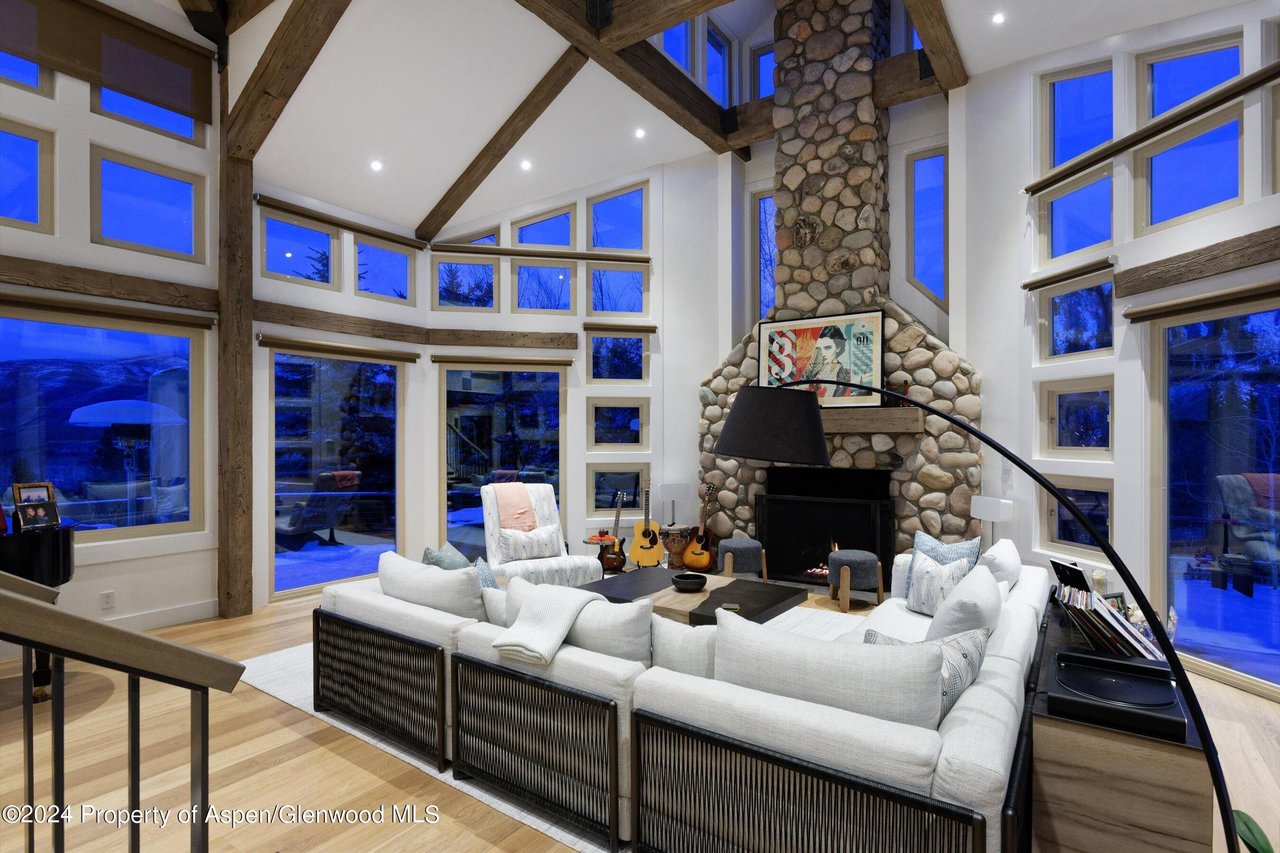 123 Larkspur Lane