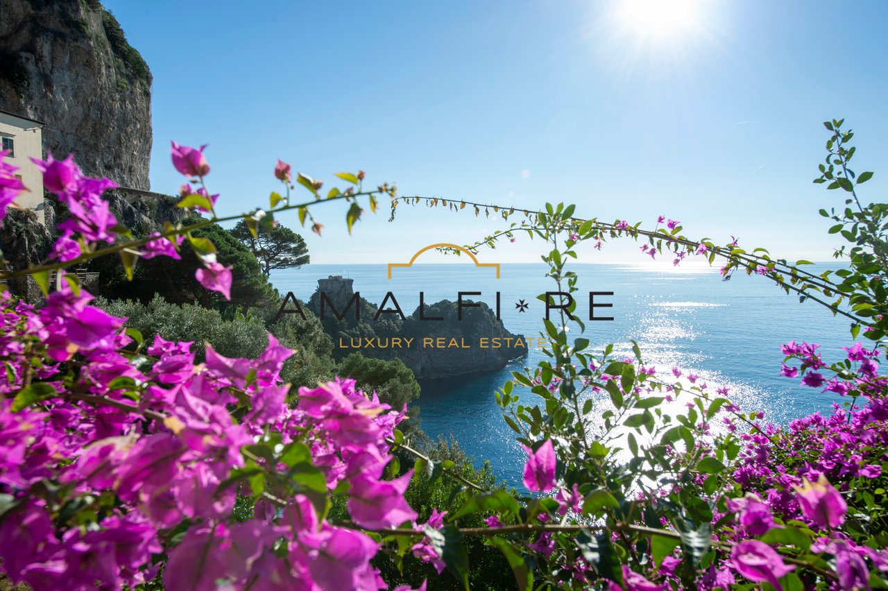 Seafront Villa With Pool in Conca Dei Marini