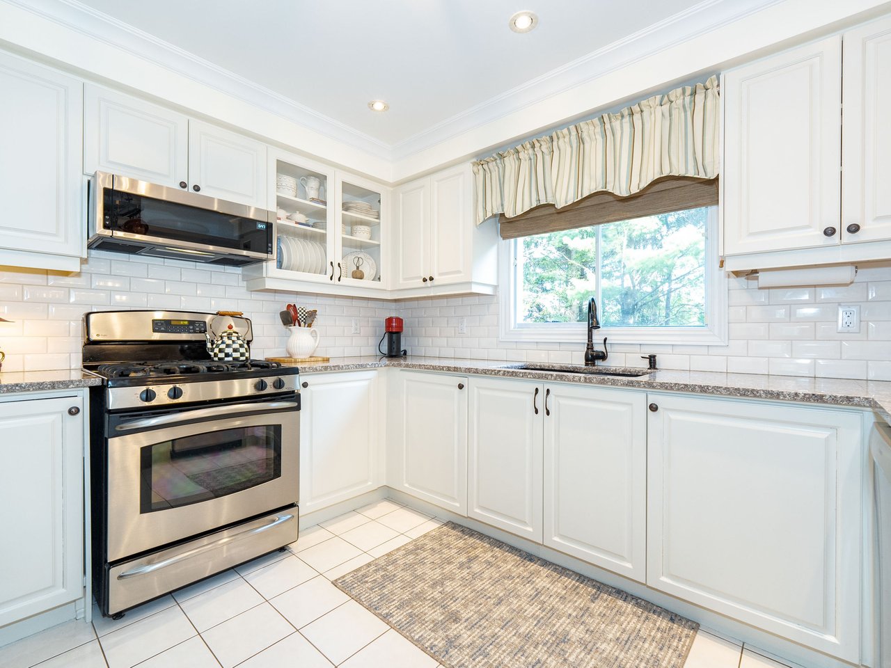 43 Summitcrest Drive